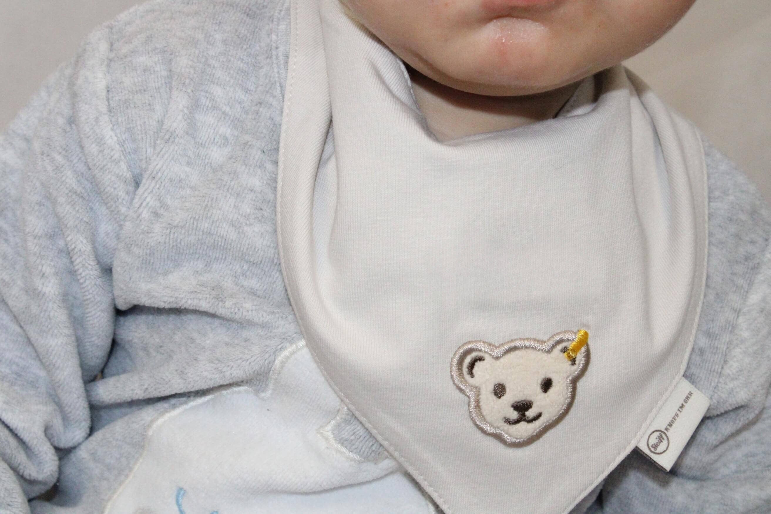 Babyhalstuch ohne Namen